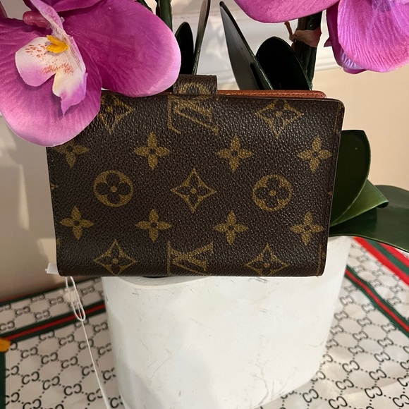 Brown Monogram Wallet - Picture 2 of 9